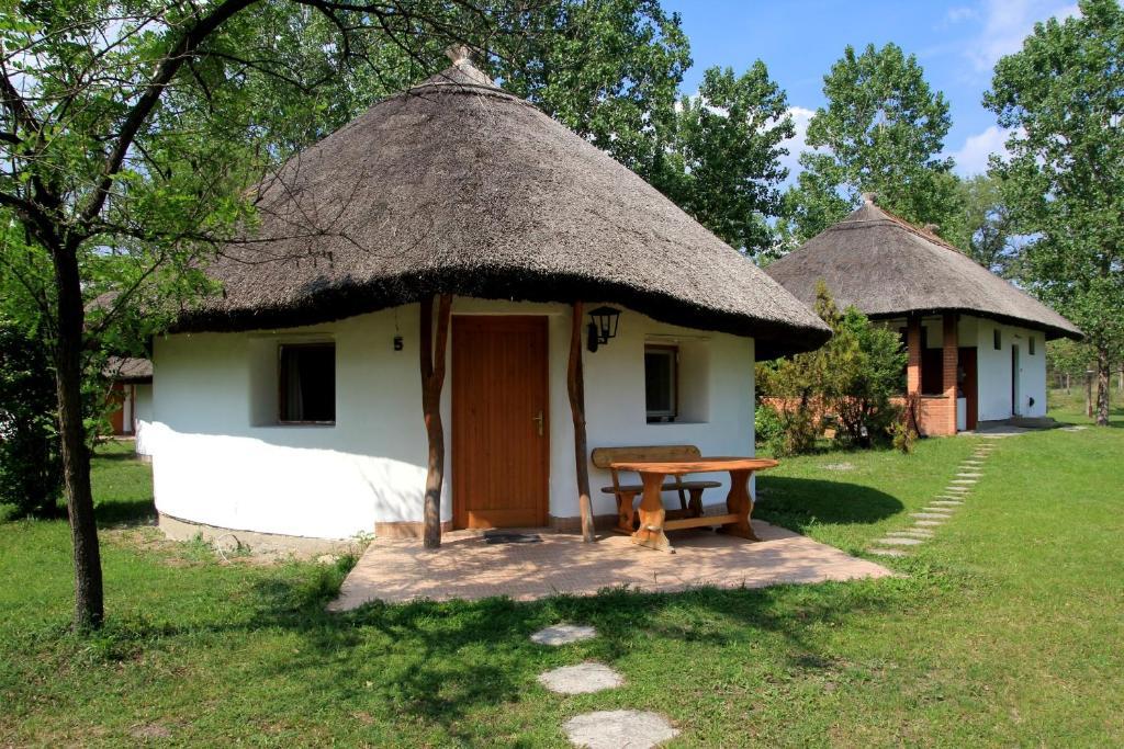 Galopp Major Hotel Gyál Exterior foto
